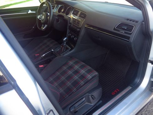 Used 2017 Volkswagen GTI Sport image 14