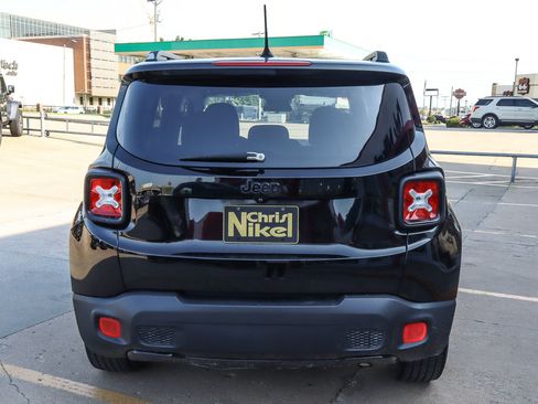 Used 2017 Jeep Renegade Altitude FWD image 13