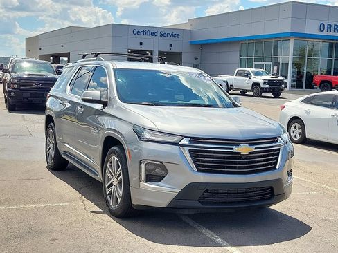 Used 2023 Chevrolet Traverse High Country w/ LPO, 'HIT The Road' Package FWD image 1