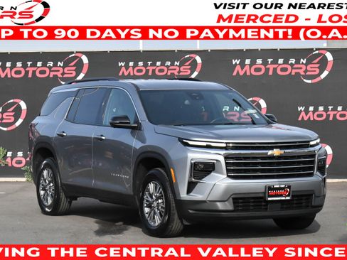 Used 2024 Chevrolet Traverse LT image 1