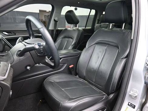 Used 2022 Jeep Grand Cherokee L Limited w/ Luxury Tech Group II image 19