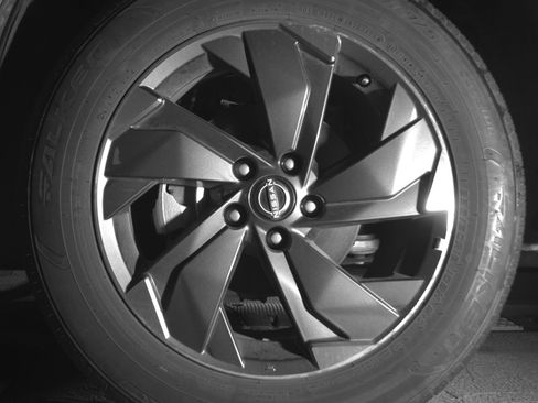Used 2025 Nissan Rogue SV FWD image 12