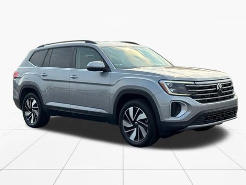 Used 2024 Volkswagen Atlas SE FWD image 8