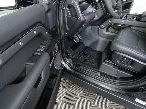 Used 2023 Land Rover Defender 110 Carpathian Edition image 8