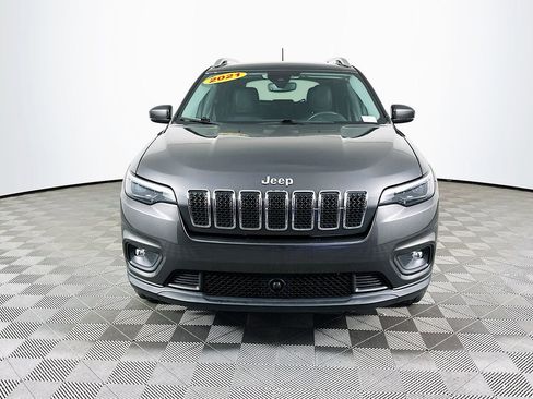 Used 2021 Jeep Cherokee Latitude Lux w/ Comfort/Convenience Group image 3