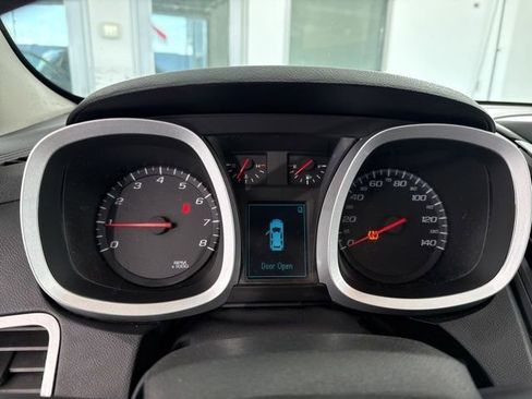 Used 2017 Chevrolet Equinox LT w/ Convenience Package FWD image 25