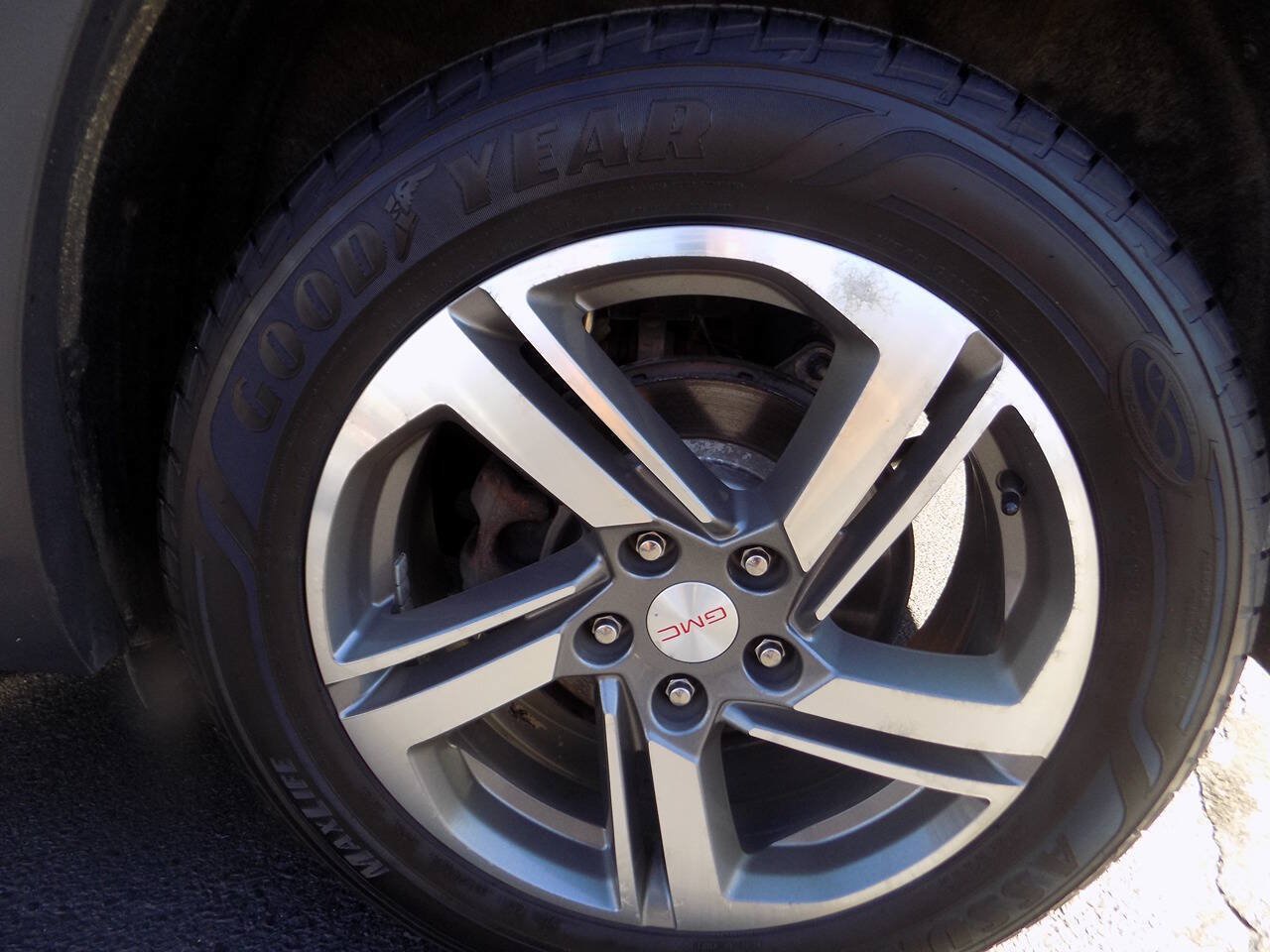 Used 2019 GMC Terrain SLT w/ Preferred Package AWD/4WD image 17