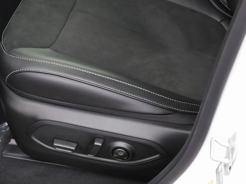 New 2025 Jeep Grand Cherokee Altitude image 14