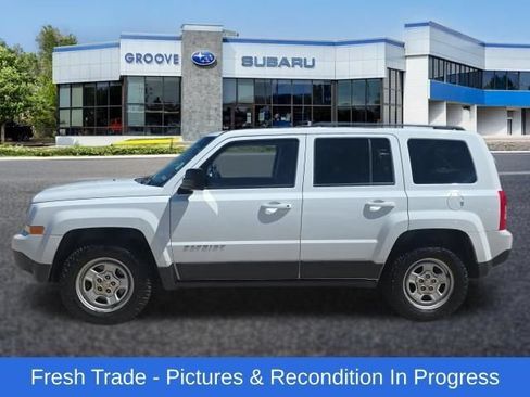 Used 2016 Jeep Patriot Sport w/ Power Value Group AWD/4WD image 2