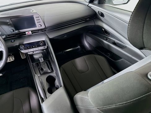 Certified 2025 Hyundai Elantra Sport w/ Cargo Package image 24