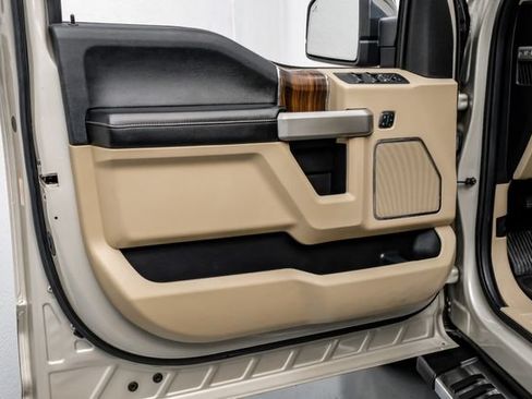 Used 2017 Ford F150 Lariat RWD image 41