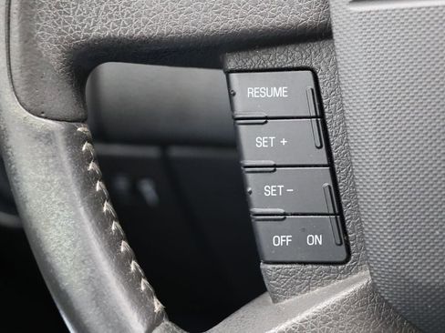 Used 2010 Ford Edge SEL image 18