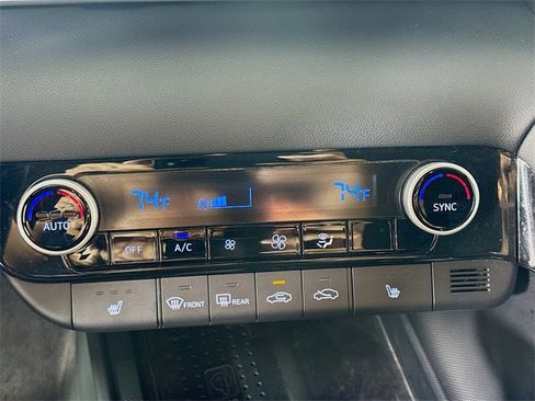 Used 2021 Hyundai Elantra SEL w/ Convenience + Premium Package image 21