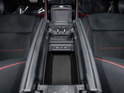 Certified 2025 Mercedes-Benz GLB 35 AMG 4MATIC image 22