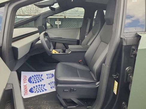 Used 2025 Tesla Cybertruck AWD Crew Cab image 4