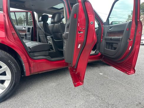 Used 2009 Ford Flex SEL image 29