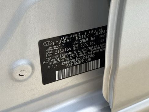 Used 2018 Hyundai Elantra GT FWD image 31