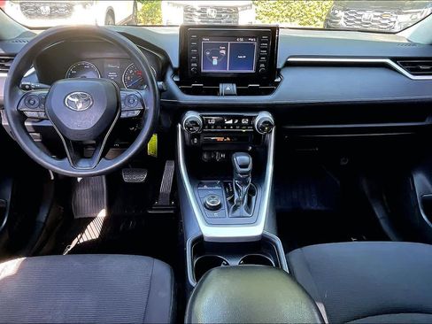Used 2019 Toyota RAV4 LE AWD/4WD image 15