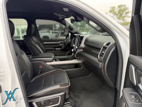 Used 2024 RAM 1500 Laramie AWD/4WD image 22