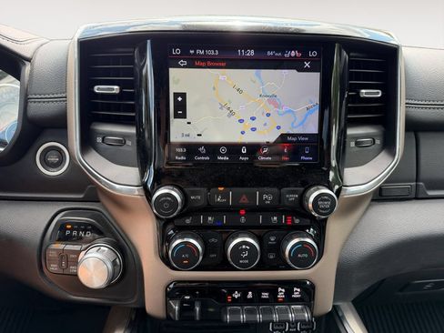 Used 2019 RAM 1500 Laramie AWD/4WD image 10