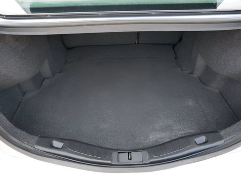 Used 2019 Ford Fusion SE FWD image 12