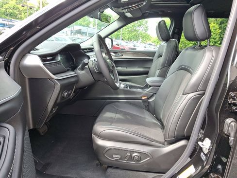New 2026 Jeep Grand Cherokee L 4WD image 9