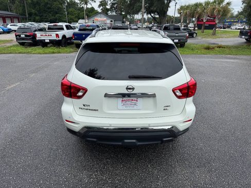Used 2020 Nissan Pathfinder SL AWD/4WD image 5