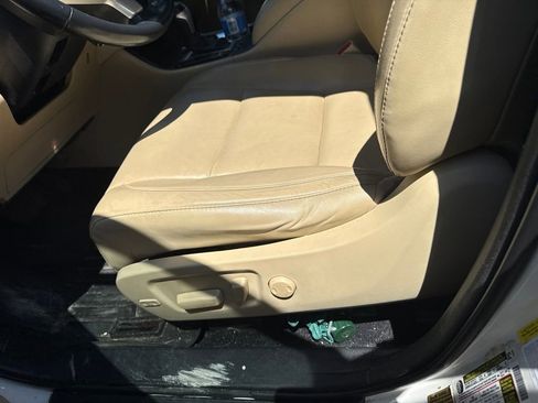 Used 2015 Toyota Highlander XLE FWD image 16