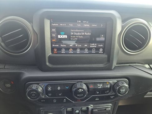 Used 2022 Jeep Wrangler Unlimited Sport AWD/4WD image 13