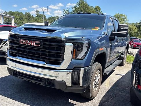 Used 2025 GMC Sierra 2500 Pro w/ 1SA Pro Safety Plus Package AWD/4WD image 3