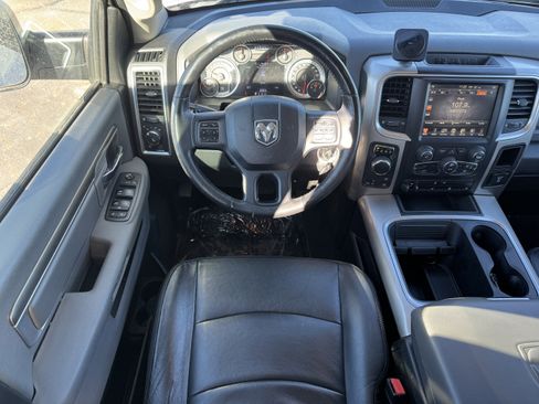 Used 2017 RAM 1500 Classic SLT w/ Luxury Group image 16