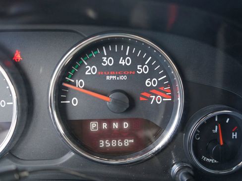 Used 2018 Jeep Wrangler Rubicon AWD/4WD image 15