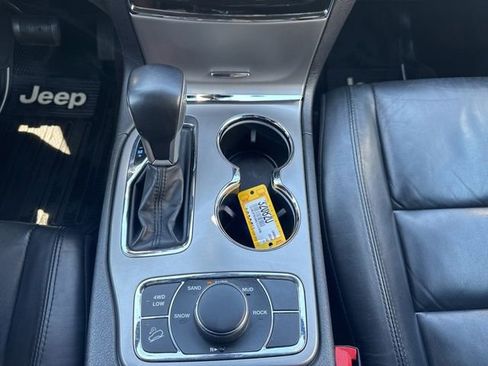 Used 2022 Jeep Grand Cherokee Limited AWD/4WD image 13