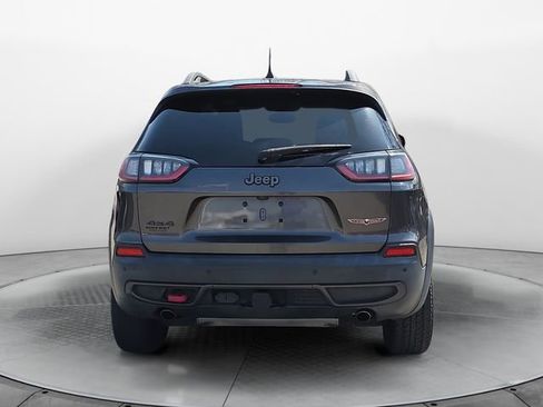 Used 2019 Jeep Cherokee Trailhawk AWD/4WD image 4