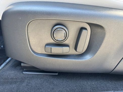 New 2026 Land Rover Range Rover Evoque S image 11