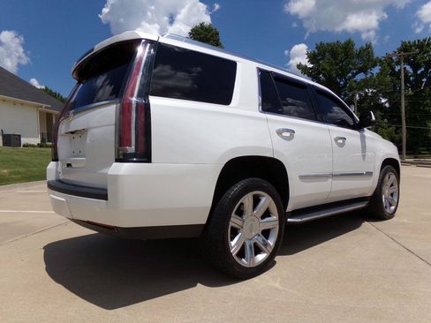 Used 2016 Cadillac Escalade Luxury AWD/4WD image 34
