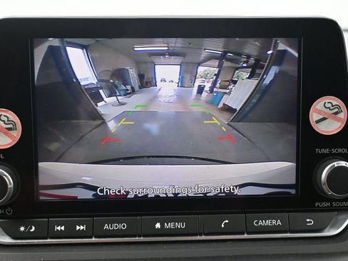 Used 2024 Nissan Rogue S AWD/4WD image 12