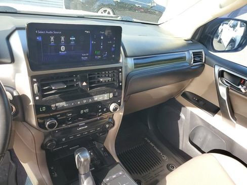 Used 2022 Lexus GX 460 Luxury w/ Accessory Package AWD/4WD image 27