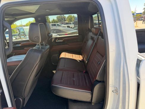 Used 2024 GMC Sierra 3500 Denali Ultimate AWD/4WD image 12