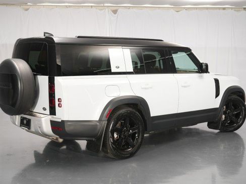 Used 2023 Land Rover Defender 130 SE image 18