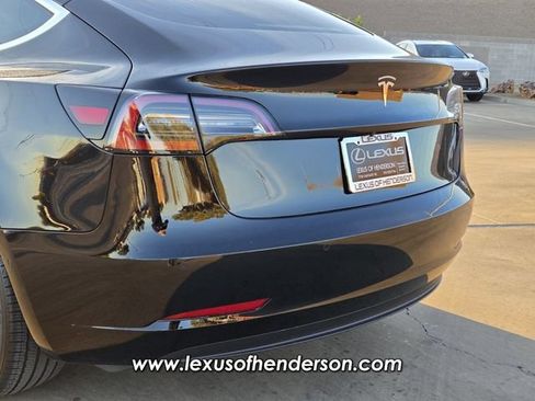 Used 2019 Tesla Model 3 Mid Range RWD image 5