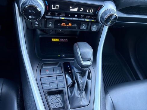 Used 2024 Toyota RAV4 XLE Premium image 17