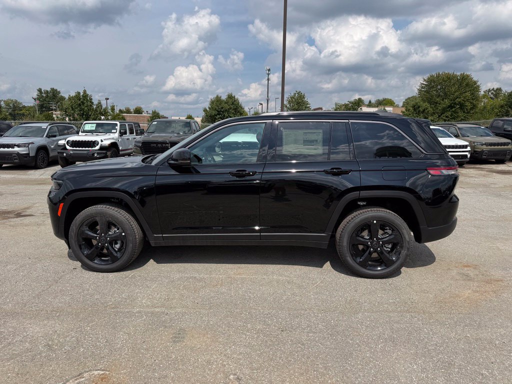 New 2027 Jeep Grand Cherokee Limited AWD/4WD image 9