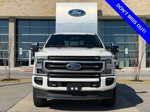 Used 2022 Ford F250 Platinum w/ FX4 Off-Road Package image 2
