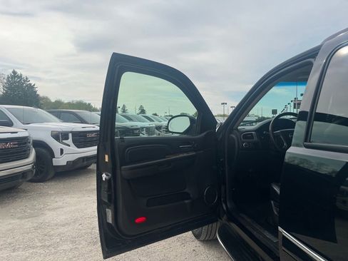 Used 2008 GMC Yukon XL Denali AWD/4WD image 16