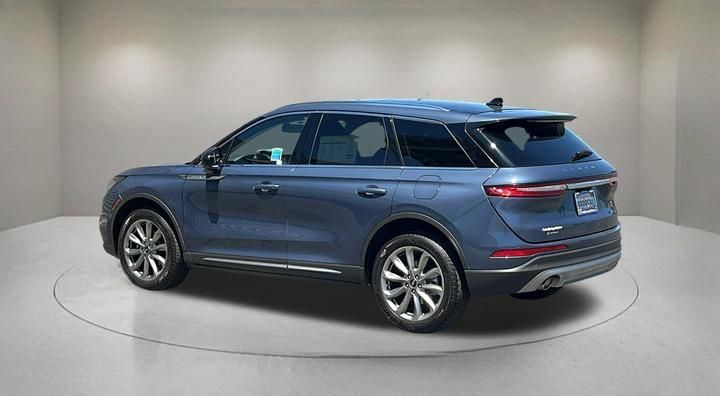 Certified 2022 Lincoln Corsair FWD w/ Premium Package image 3