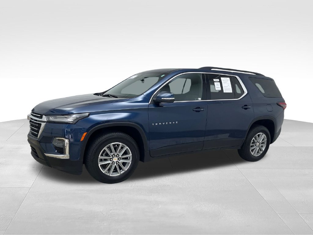 Used 2023 Chevrolet Traverse LT FWD image 2