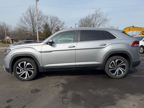 Used 2022 Volkswagen Atlas Cross Sport SEL image 16