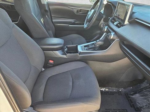 Used 2024 Toyota RAV4 LE image 21