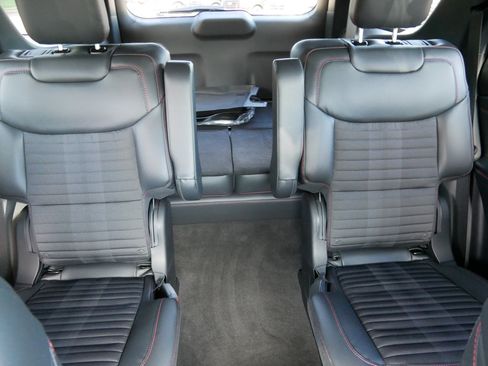 Used 2026 Ford Explorer ST-Line w/ ST-Line Street Pack AWD/4WD image 13